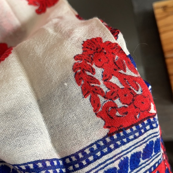 Vineyard Vines silk and cotton scarf/wrap EUC - Picture 8 of 12